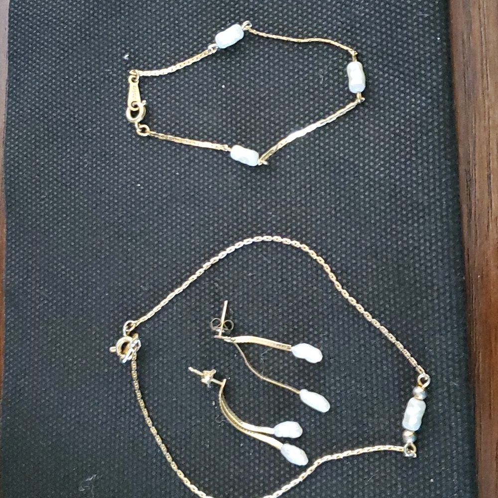 VINTAGE AVON GOLDEN FRESHWATER PEARL SET